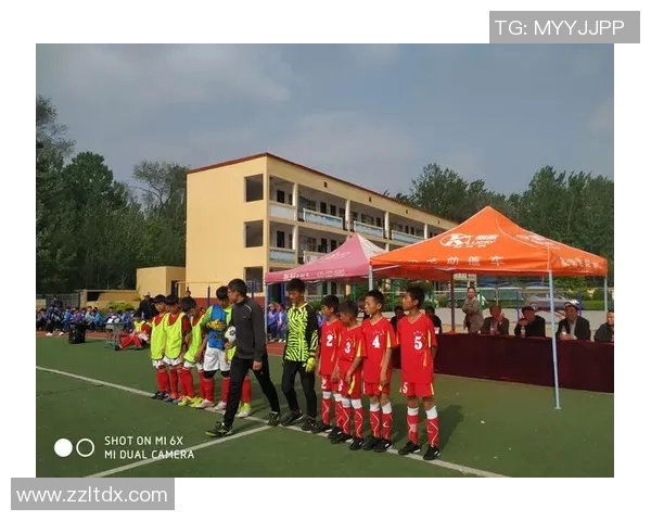 与足球明星的合影瞬间记录梦想与激情的完美时刻